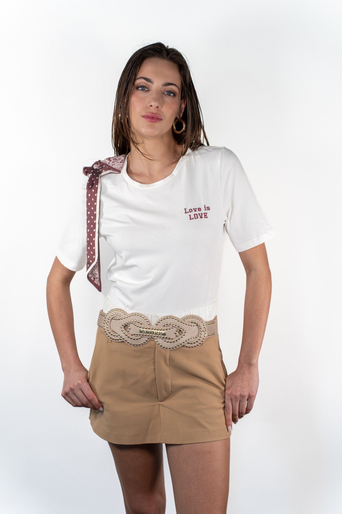 T_SHIRT LOVE IS LOVE