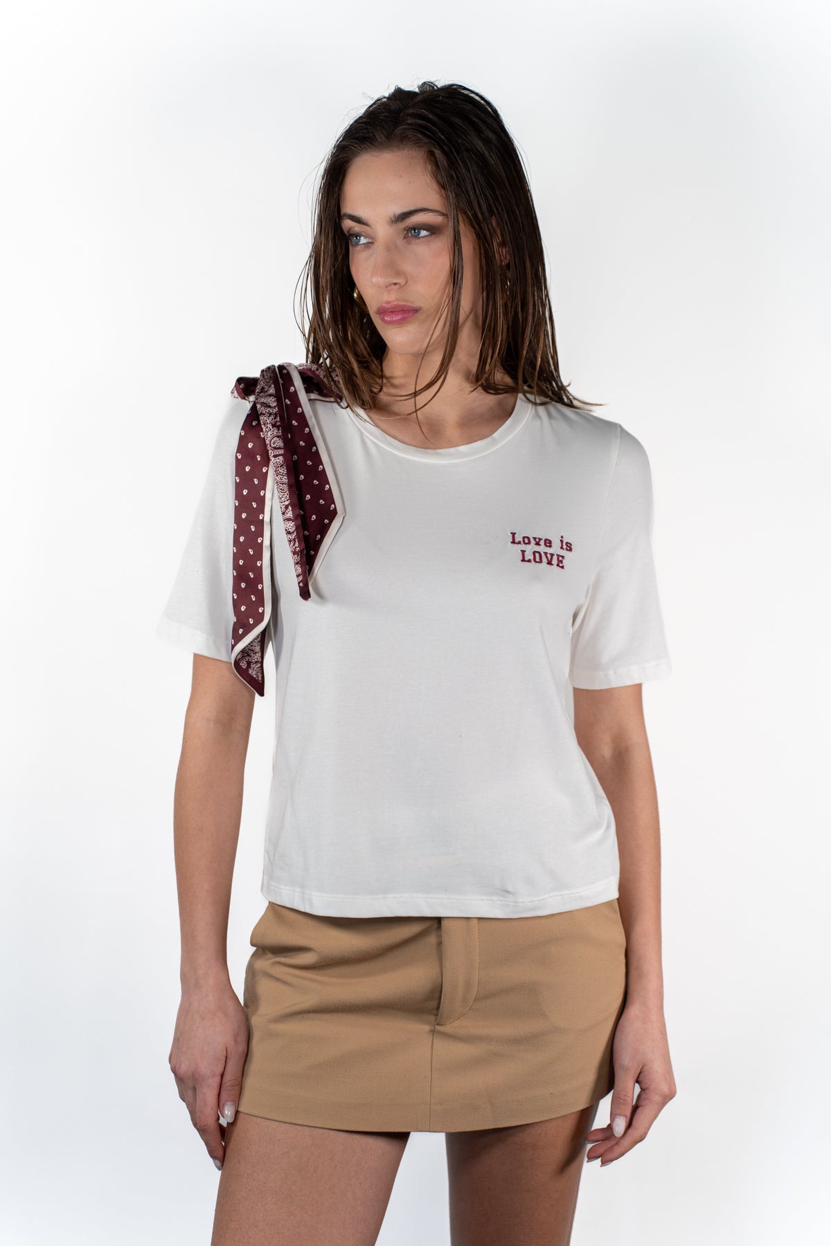 T_SHIRT LOVE IS LOVE