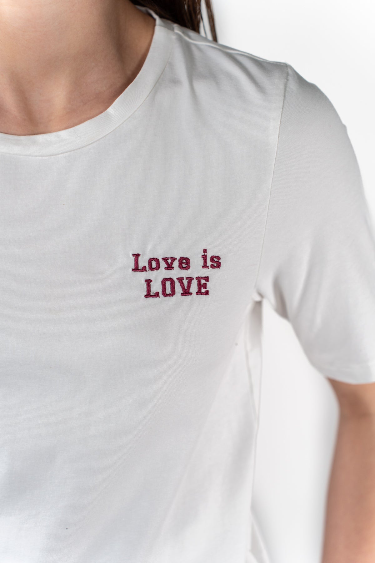 T_SHIRT LOVE IS LOVE
