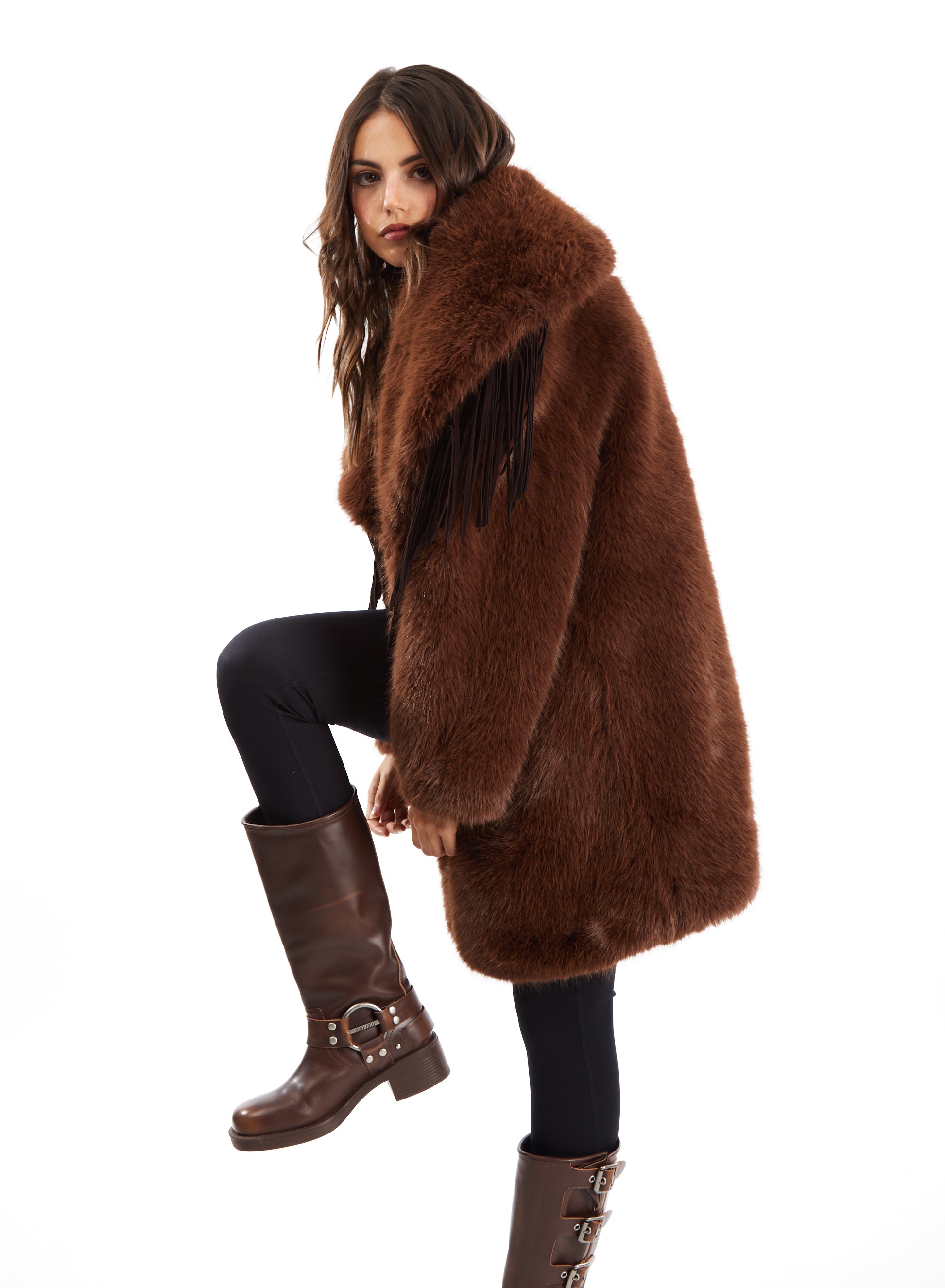 LEAH Finta pelliccia bianca husky oversize con frange – Le Voliere