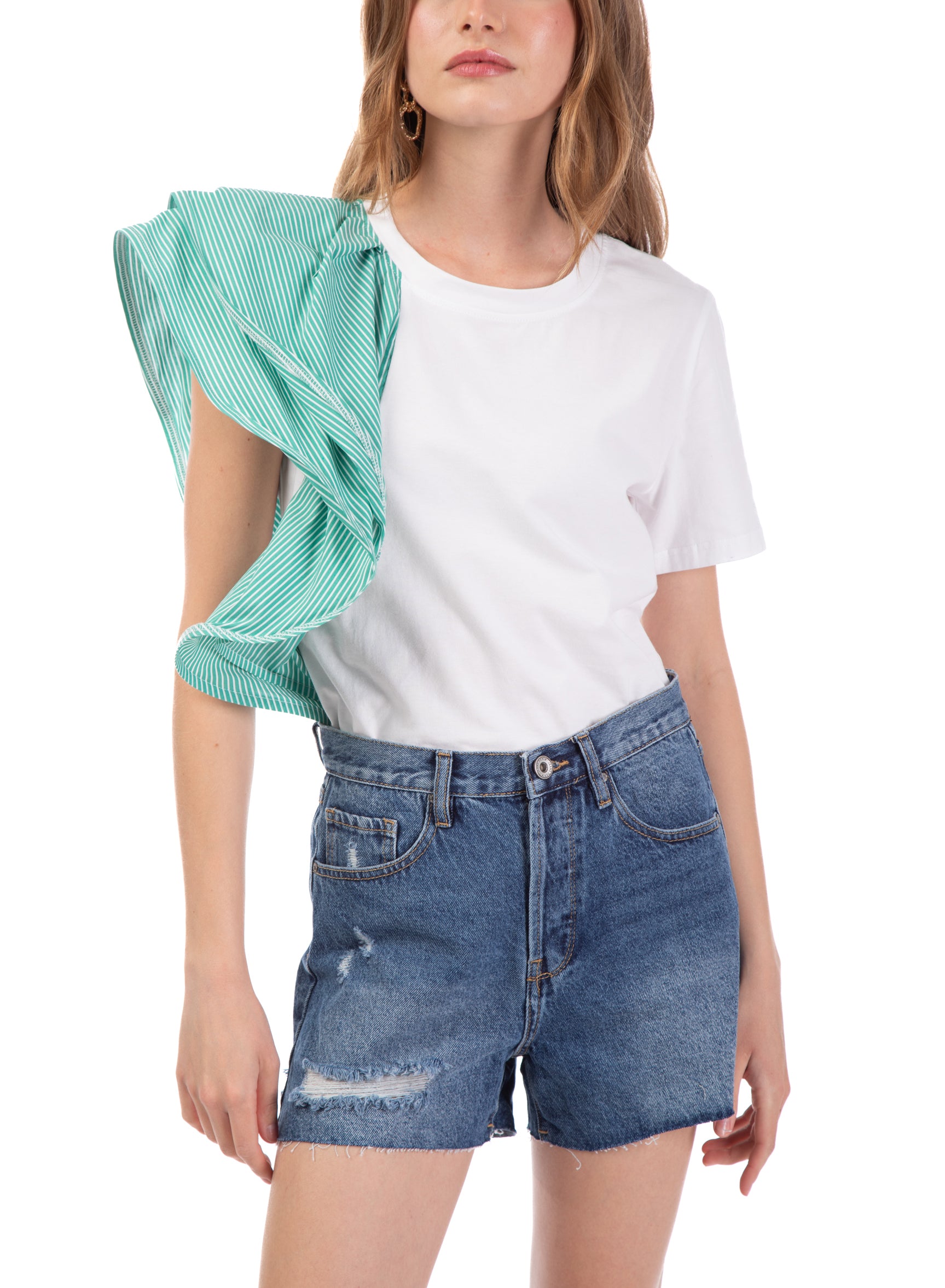 T-shirt bianca con volant a righe