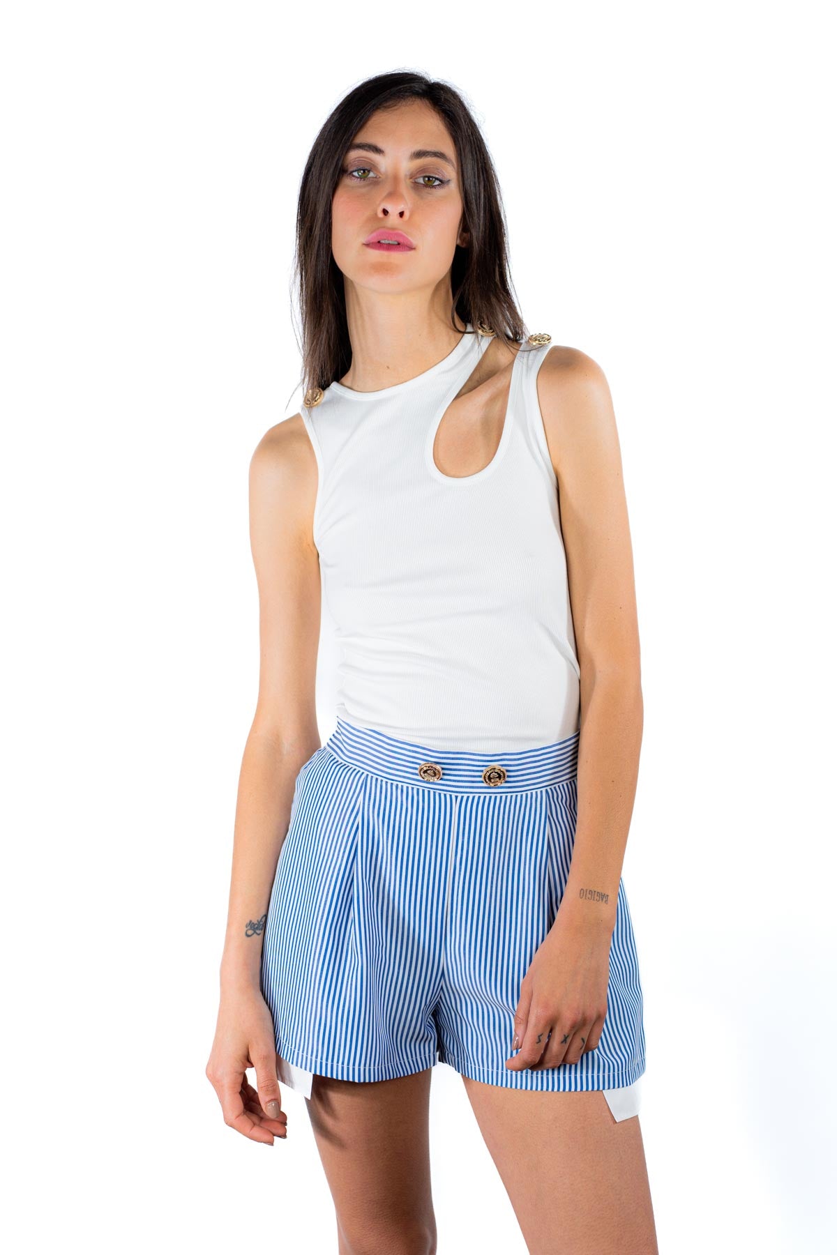 Shorts con bottoni