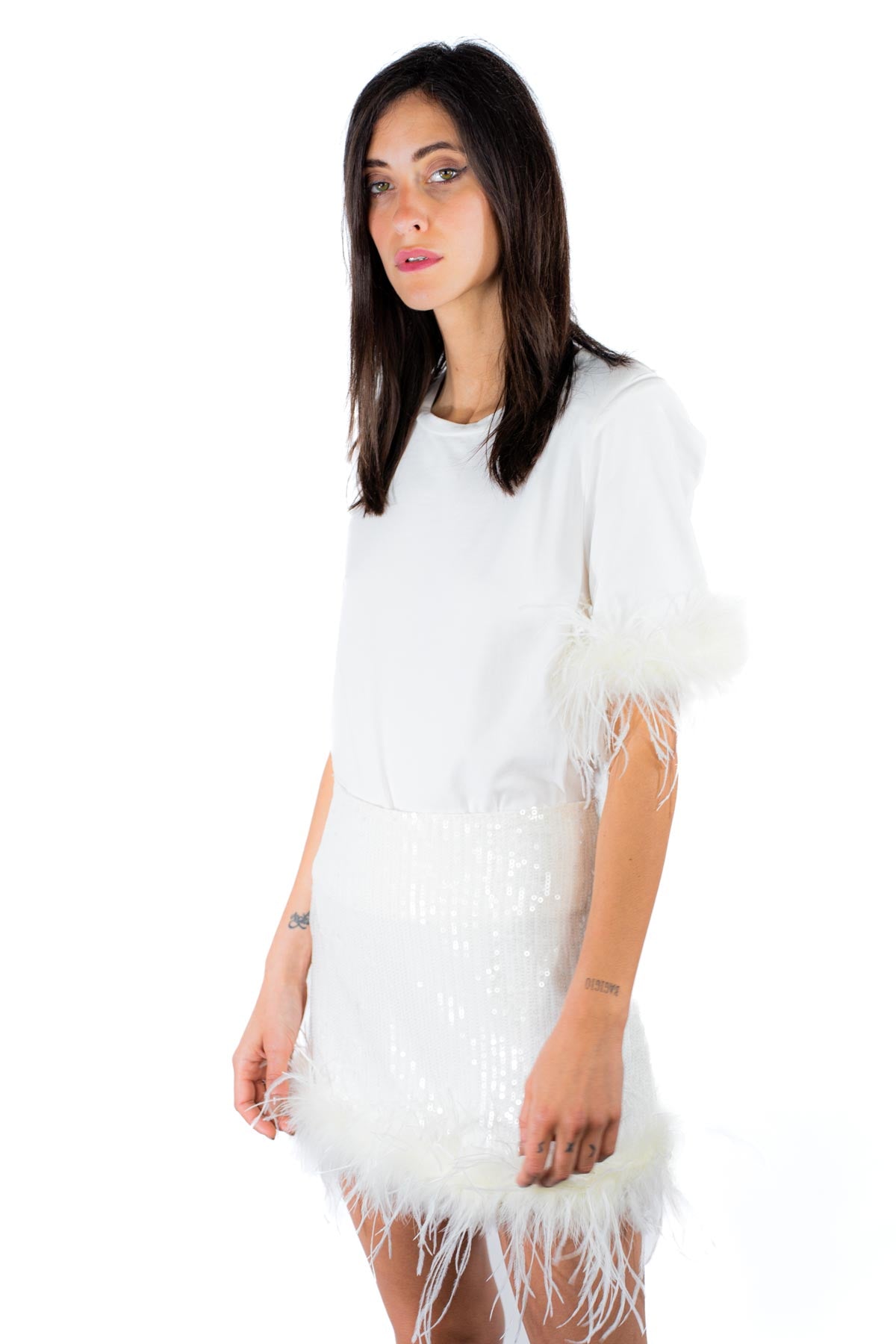 T-Shirt con piume