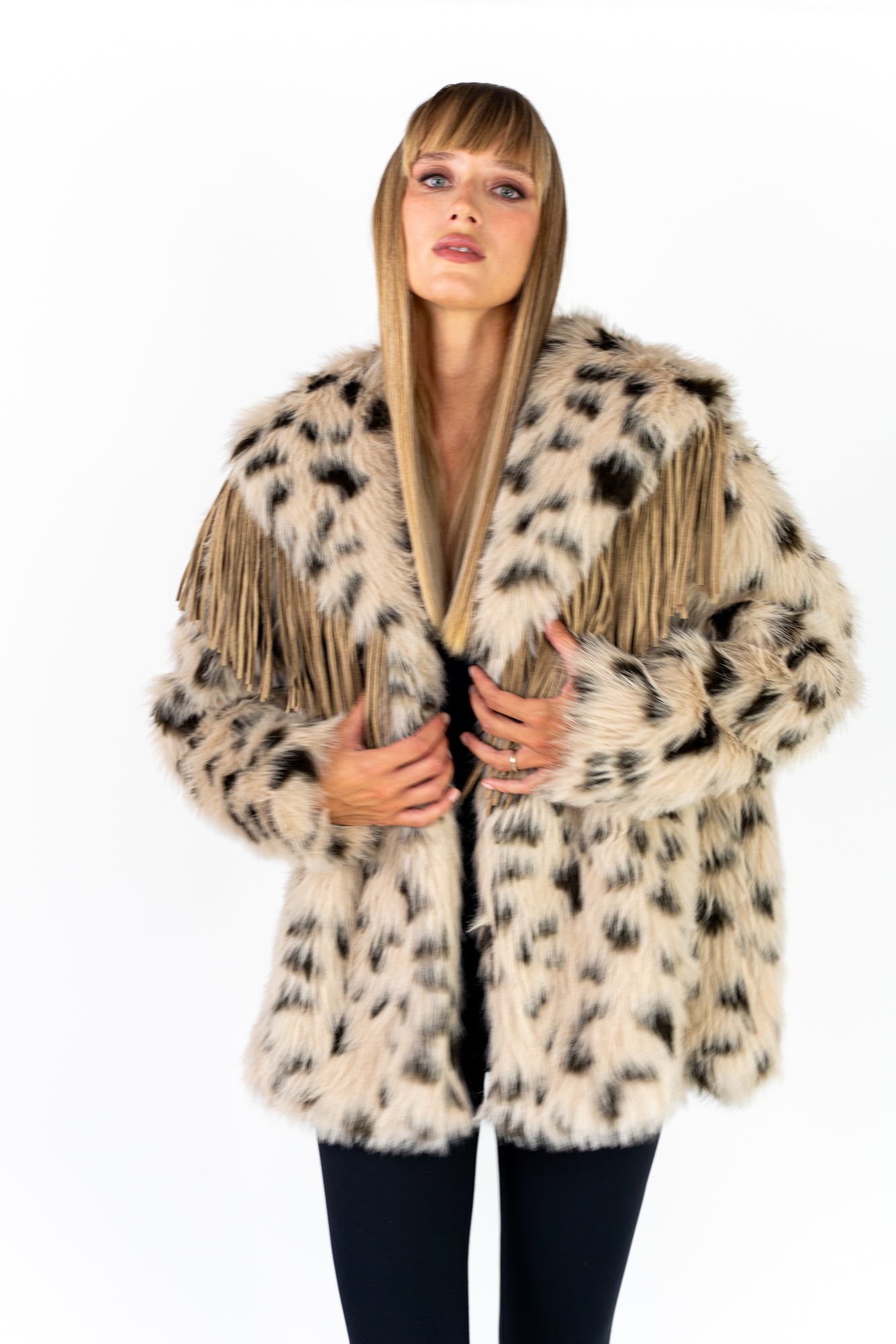 ALICIA Pelliccia oversized beige con frange rimovibili