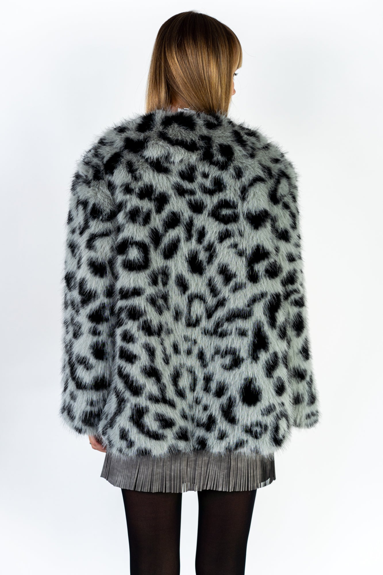 SHEILA Pelliccia oversized leopardata grigia con frange