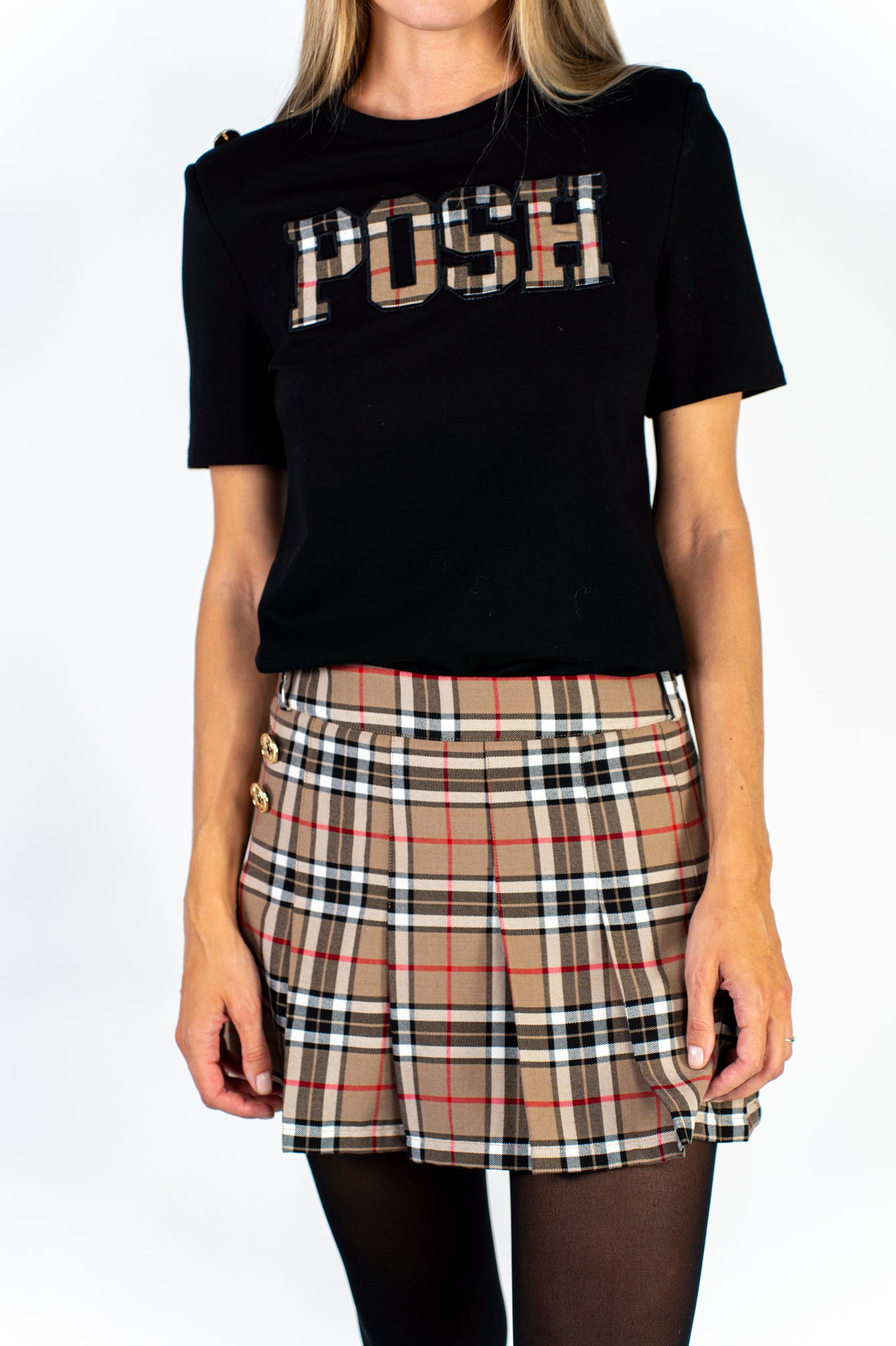 T-shirt nera con patch 'POSH'