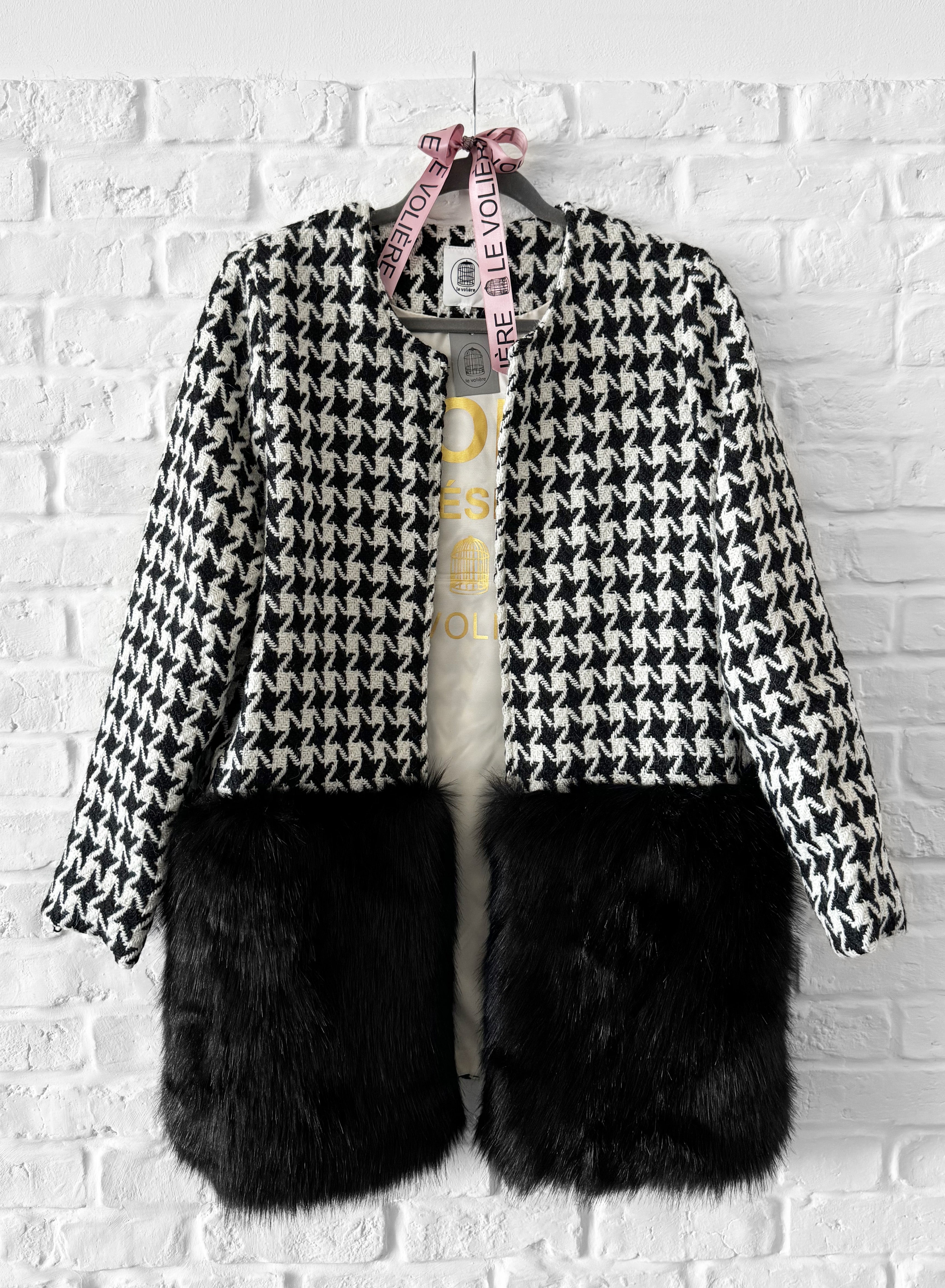 Cappotto in pied de poule con pelliccia